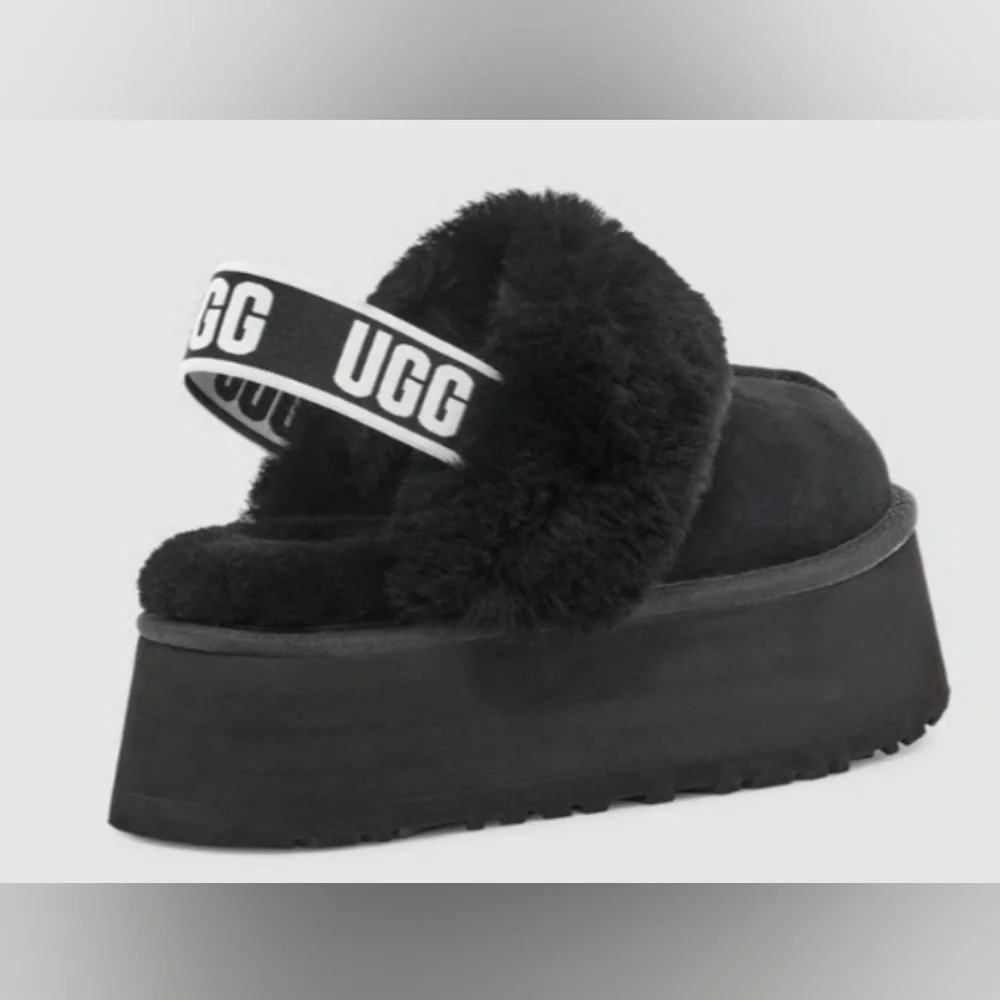 UGG Wmns Funkette Slipper 'Black' Shoes Size 8 Used Like New